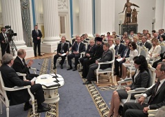 Владимир Путин встретился в Кремле с членами Общественной палаты VI состава