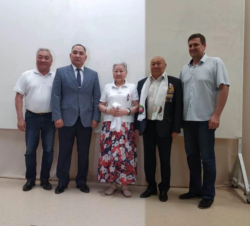 Заслуженных врачей Республики Калмыкия торжественно проводили на пенсию