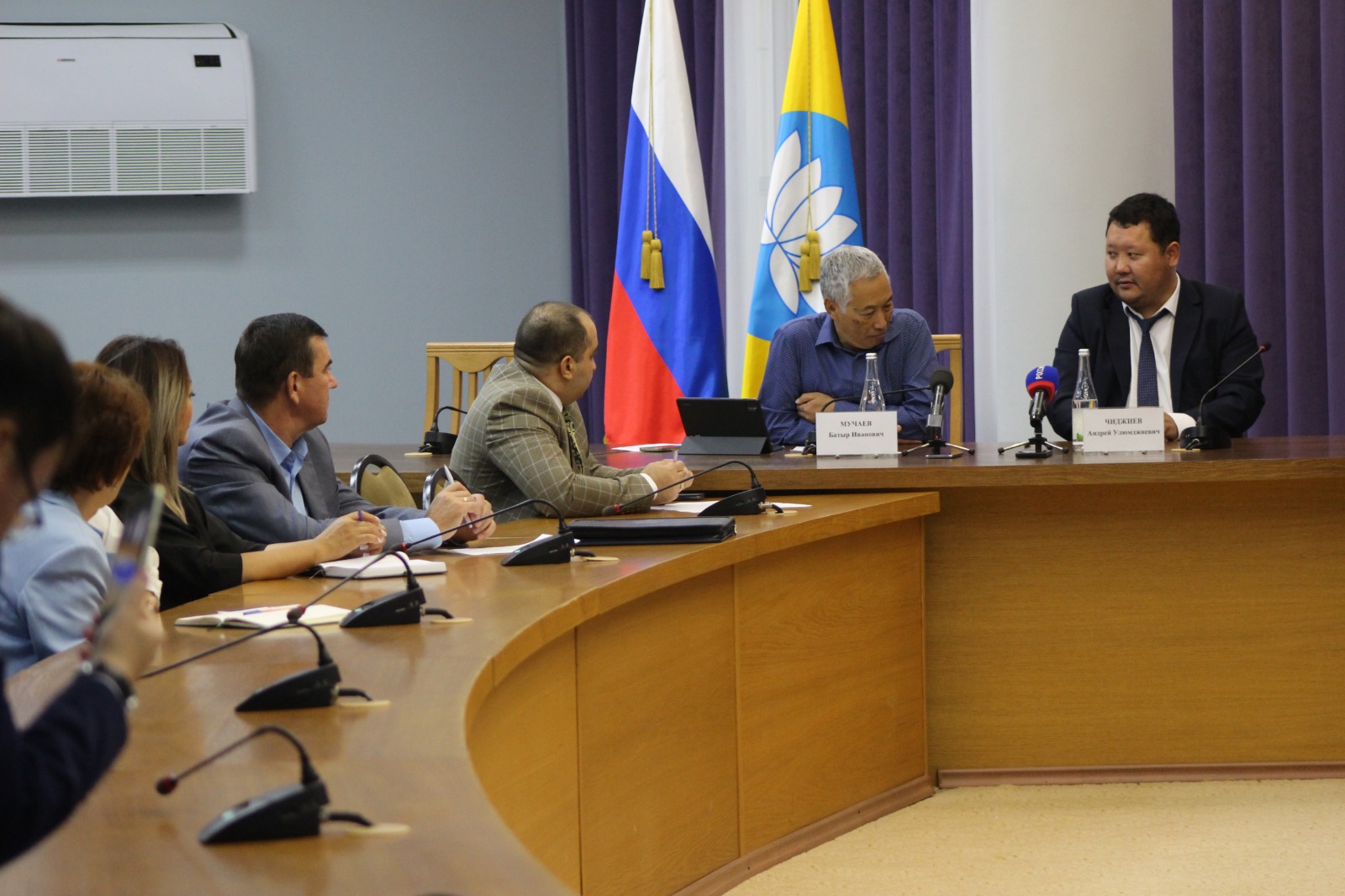 Общественная палата Республики Калмыкия провела очередную встречу в рамках проекта "Час с министром"